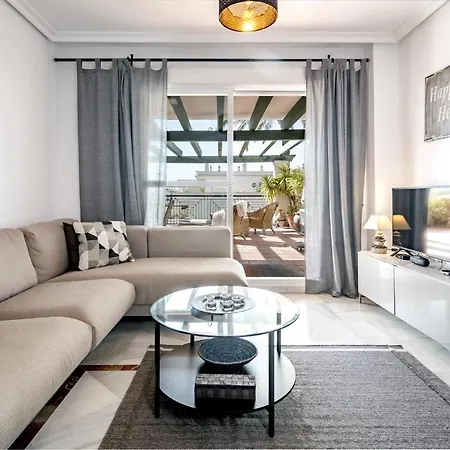 Lcr4- Large 3 Bed Close To Beaches Apartment *