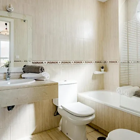 Apartment Lcr4- Large 3 Bed Close To Beaches