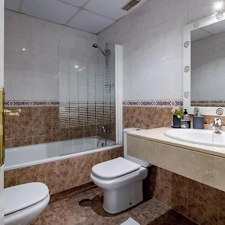 Lcr4- Large 3 Bed Close To Beaches Apartment