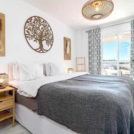 Lcr4 - Large 3-bedroom Near