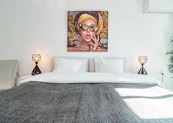 Lcr4 - Large 3-bedroom Near Apartment Marbella