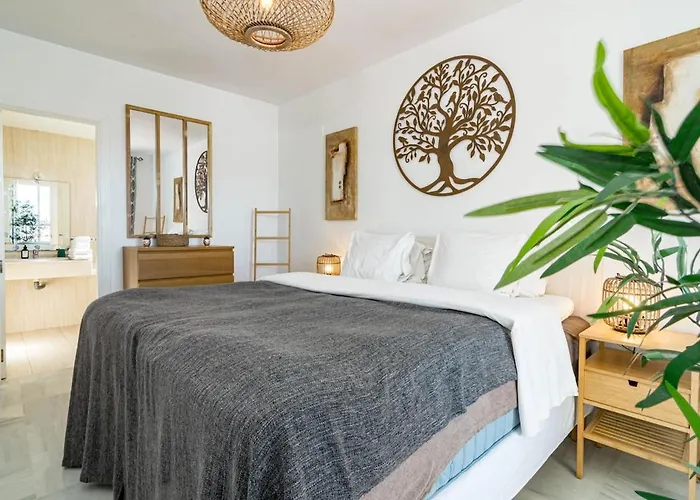Apartment Lcr4 - Large 3-bedroom Near Marbella